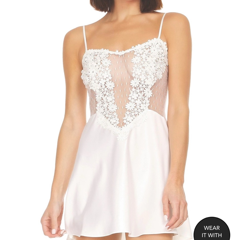 Flora Nikrooz White Floral Lace Chemise